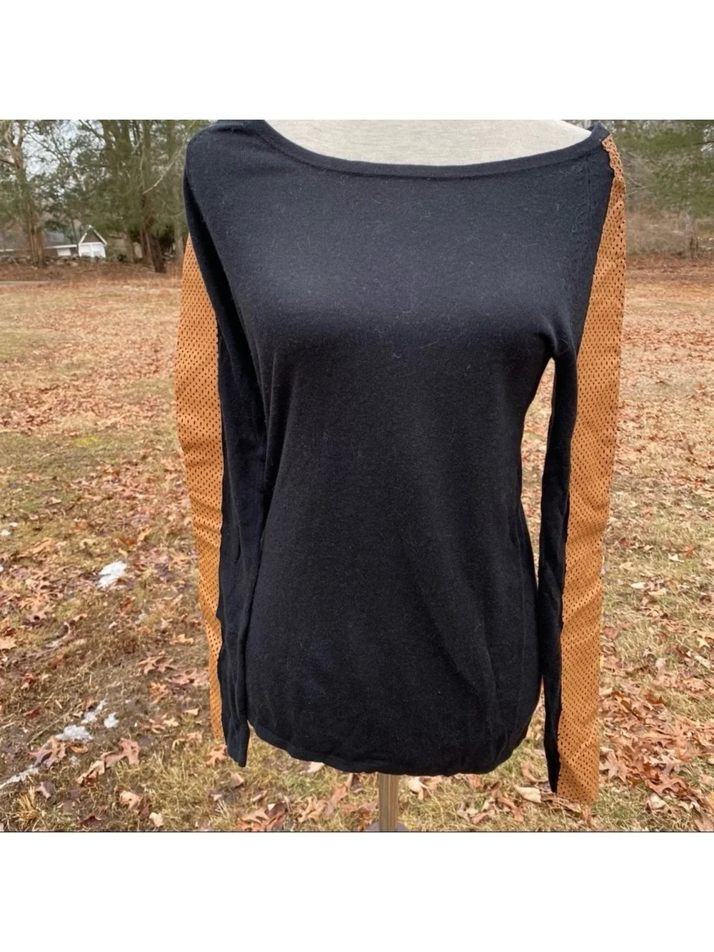 NEIMAN MARCUS SWEATER BOAT NECK BLACK TAN LEATHER SLEEVES Size S